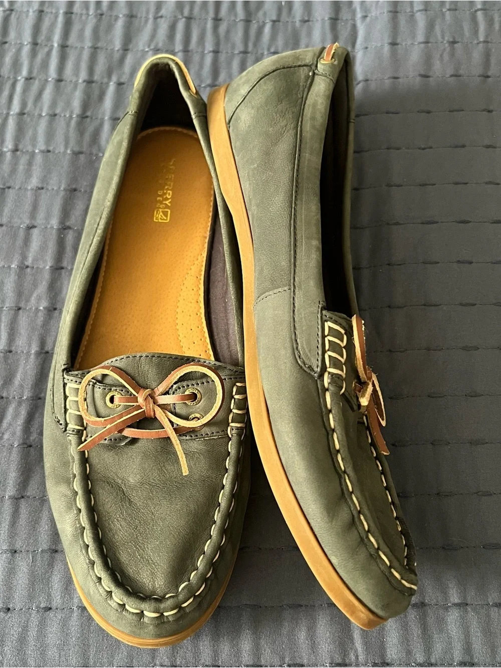 Sperry blue leather women’s boat shoes size 11M